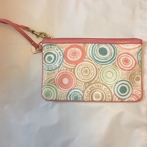 NWOT Coach Printed/ Patent Leather Wristlet